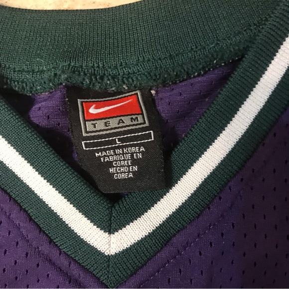 🏀VINTAGE NIKE Milwaukee Bucks #11 Jersey - Picture 2 of 8